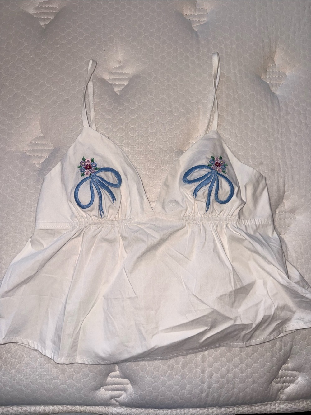 La Hearts White Cropped Cami with Blue Bow Embroidery